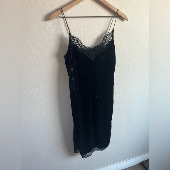 Divided H & M Women’s Velvet Lace Slip Dress Size 2 Whimsigoth Witchy Festival - Picture 2 of 5